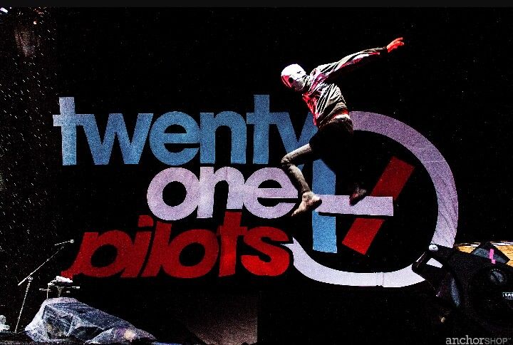 Twenty one pilots